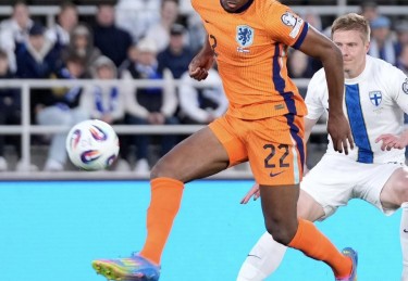 杏彩体育-法甲历史进攻数据回顾与现阶段进攻风格演变